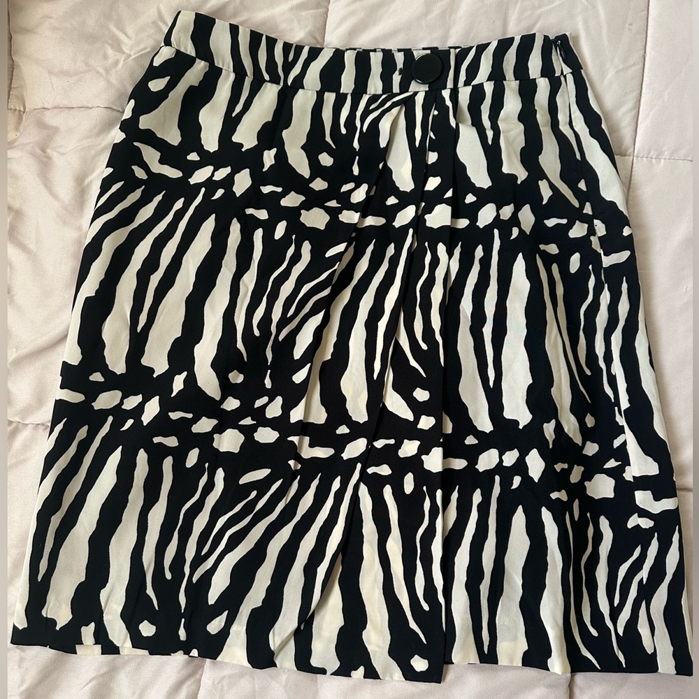 Ann Taylor Black and White Patterned Animal Print A-Line Skirt